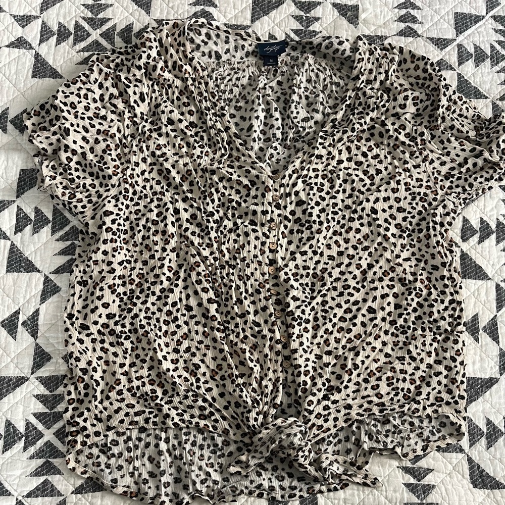 Daytrip Women’s Cheetah Print Top Tie Front  - Size Medium